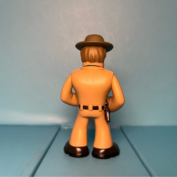 Funko Mystery Mini - Stranger Things Series 1 - Hopper - Picture 2 of 3